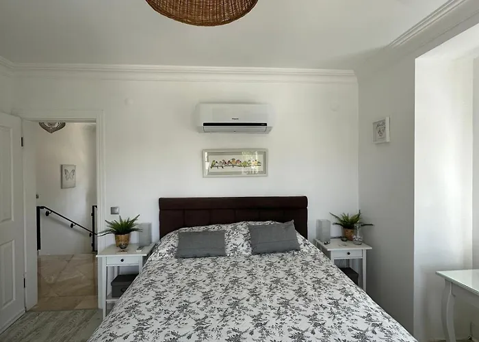 London By Luxury Group Villa