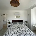 London By Luxury Group Villa